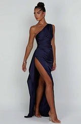 dresses : Robe de soirée en satin, asymétrique avec fente haute Femme in van Seroa