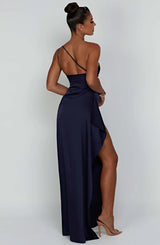 dresses : Robe de soirée en satin, asymétrique avec fente haute Femme in van Seroa
