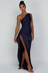 dresses : Robe de soirée en satin, asymétrique avec fente haute Femme in van Seroa