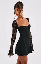 dresses : Robe courte corset avec Manches en Dentelle Femme in Noir van Seroa