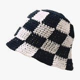 Women's Hat : Bob Femme Blanc et Noir à Carreaux en Coton, au Crochet Artisanal in Noir et blanc Une mesure van Seroa