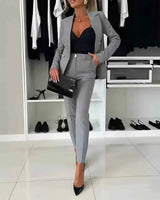 Sets : Tailleur Femme Double Boutonnage - Coupe Cintrée Moderne Élégante in van Seroa