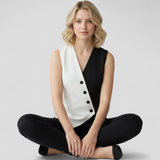 top blouses : Blouse Sans Manches avec Boutons Asymétriques Femme in van Seroa