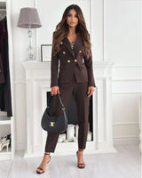 Sets : Tailleur Femme Élégant Double Boutonnage - Ensemble Veste & Pantalon Ajusté in Marron van Seroa