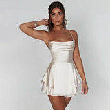 dresses : Robe mini de soirée en satin avec ourlet à volants et fines in van Seroa